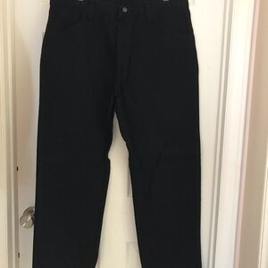 Men’s Rustler 38/30 black jeans. Straight leg. NWT